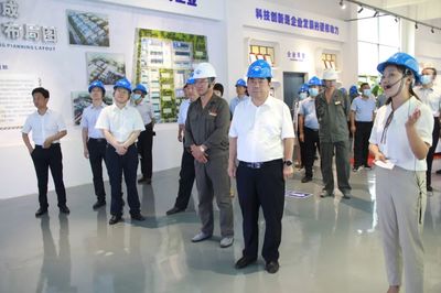 全市工業(yè)經(jīng)濟(jì)運(yùn)行暨化工企業(yè)轉(zhuǎn)型發(fā)展現(xiàn)場(chǎng)會(huì)在襄城召開(kāi)，生物農(nóng)藥技術(shù)研發(fā)成焦點(diǎn)